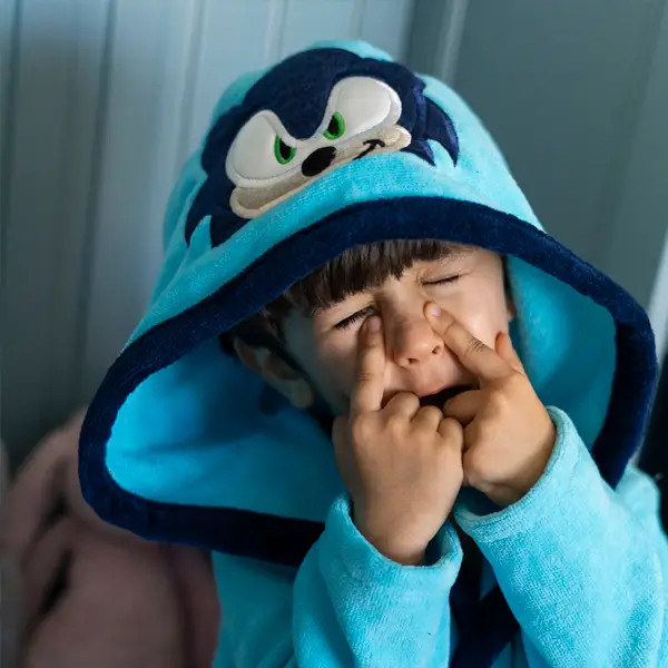 حوله پالتویی کودک خزر خواب